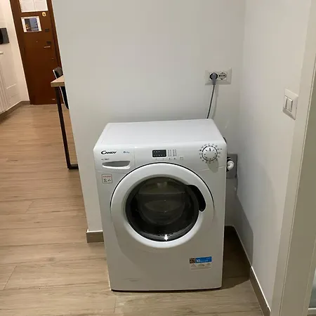 Διαμέρισμα Le Primule - 15 Minuti Dal Colosseo - Metro Mirti