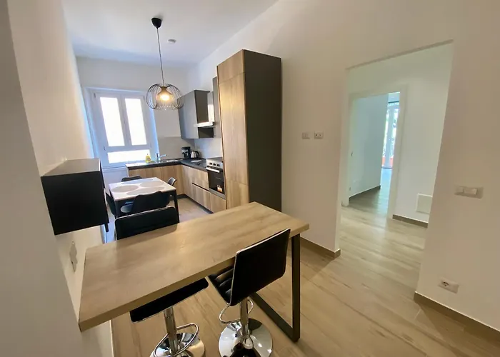 Le Primule - 15 Minuti Dal Colosseo - Metro Mirti Apartment