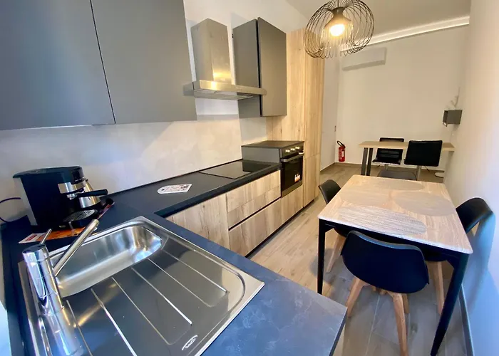 Le Primule - 15 Minuti Dal Colosseo - Metro Mirti Apartment *