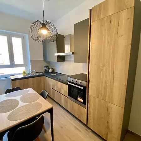 Apartment Le Primule - House For 4 People - Mirti, Metro C *