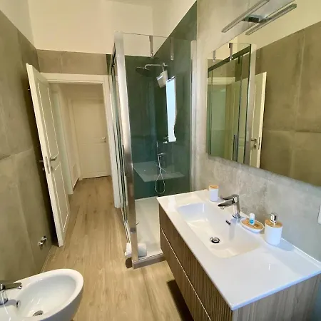 Le Primule - House For 4 People - Mirti, Metro C Apartment Rome