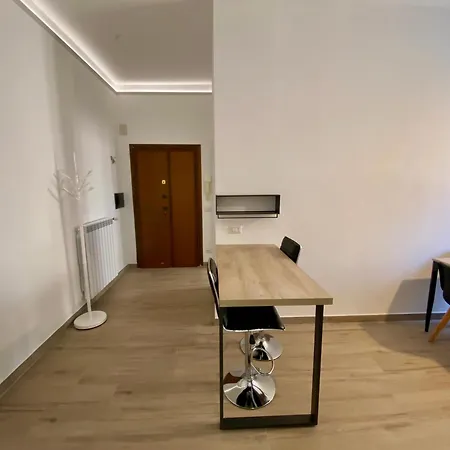Le Primule - House For 4 People - Mirti, Metro C Apartment
