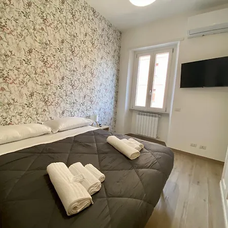 Apartment Le Primule - House For 4 People - Mirti, Metro C Rome
