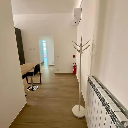 Le Primule - House For 4 People - Mirti, Metro C * Rome