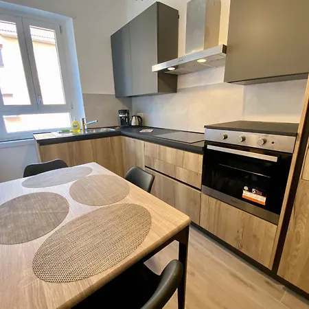 Apartment Le Primule - House For 4 People - Mirti, Metro C *