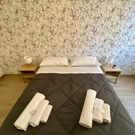 Le Primule - House For 4 People - Mirti, Metro C Apartment Rome